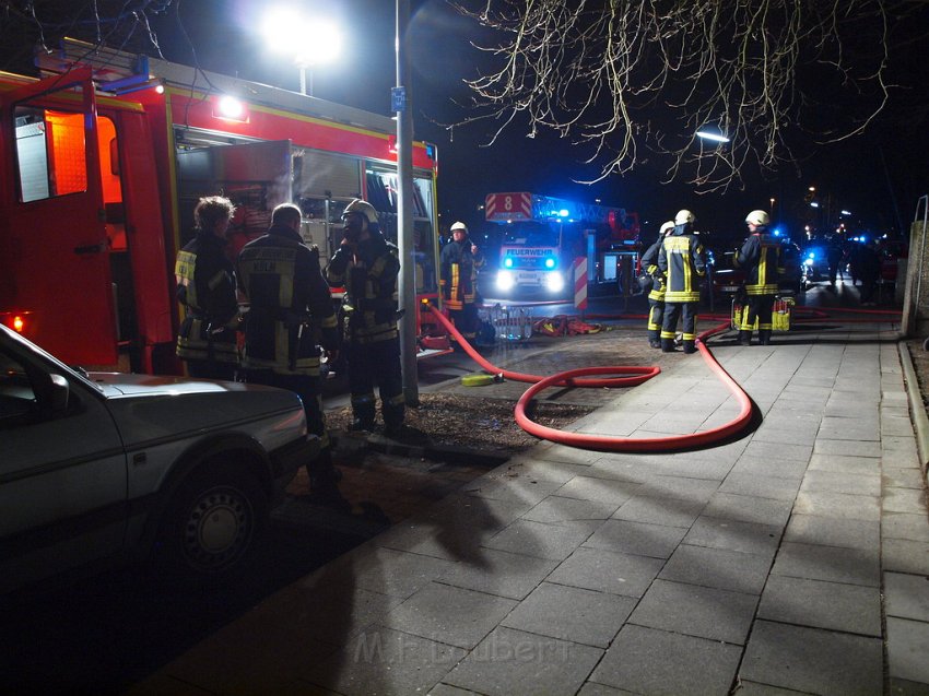 Feuer 3 Kellerbrand Koeln Ostheim Gernsheimerstr P20.JPG